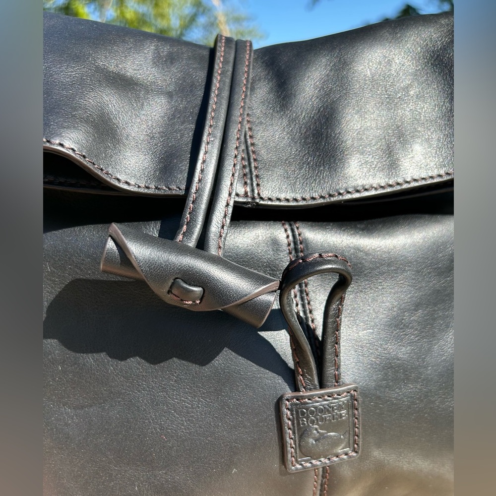 Dooney & Bourke Medium Florentine Black Leather Toggle Crossbody NWOT - Picture 5 of 17